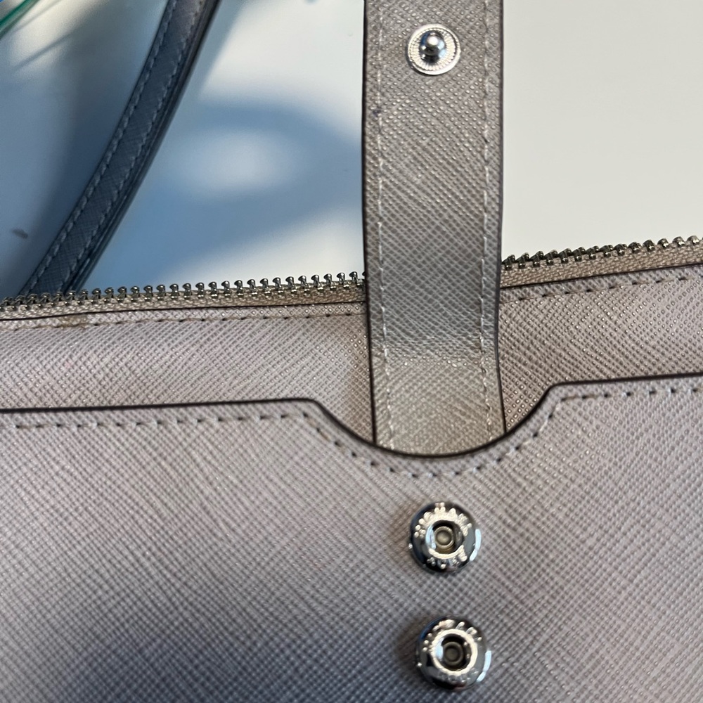 Michael Kors Cellphone‎ Wallet - Picture 6 of 16